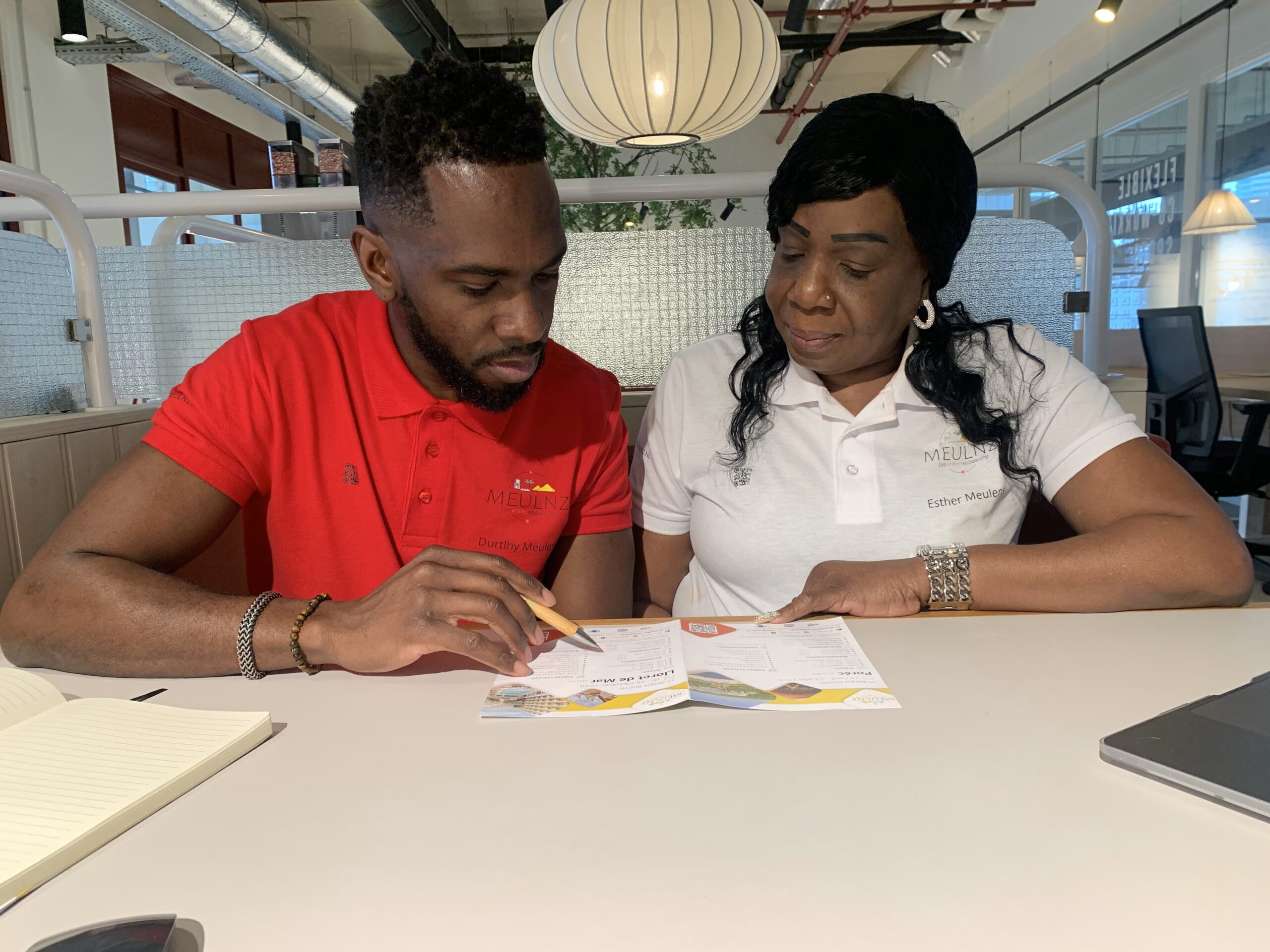 Ons verhaal begon in de bus